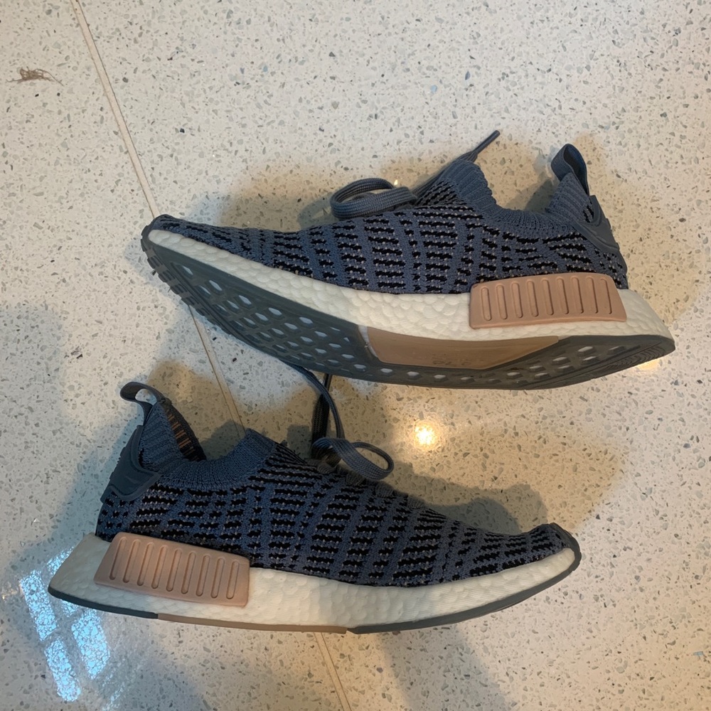 Adidas Tennis Shoes